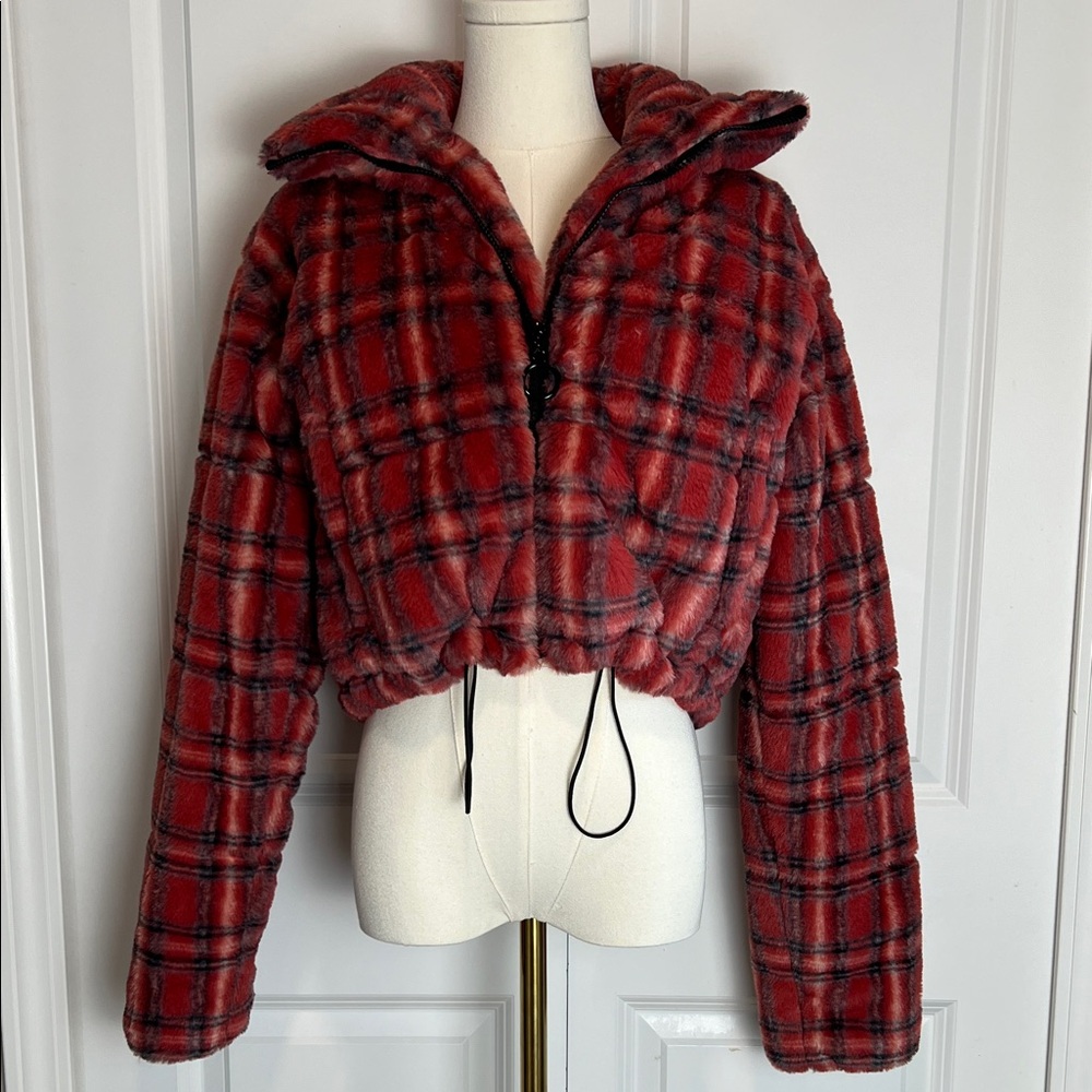 Cozy Plaid Red Women's Faux Fur Jacket size Small - Picture 1 of 4